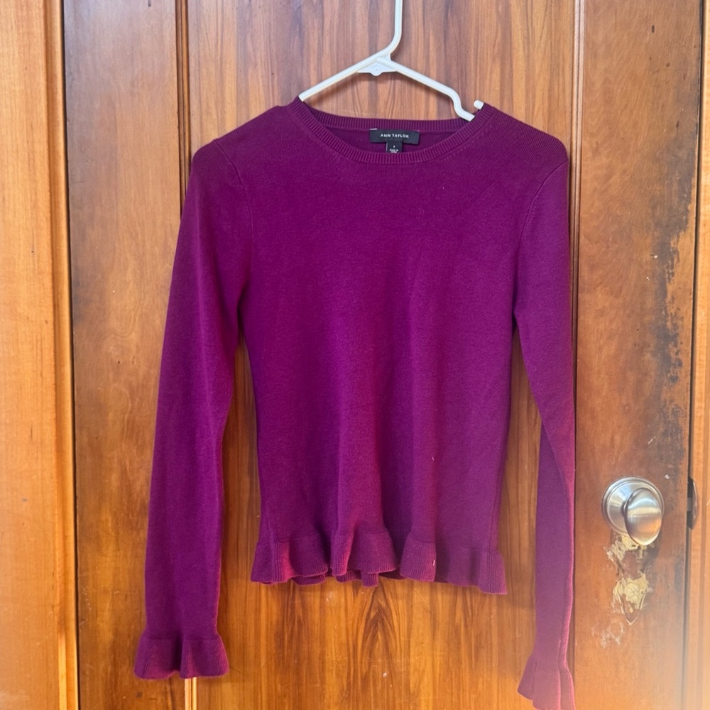 NWOT Ann Taylor Purple Crew Neck Thin Sweater with ruffle sleeves and hem M